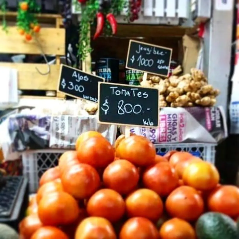 Insólito robo: lo demoraron por llevarse una pizarra de una verdulería