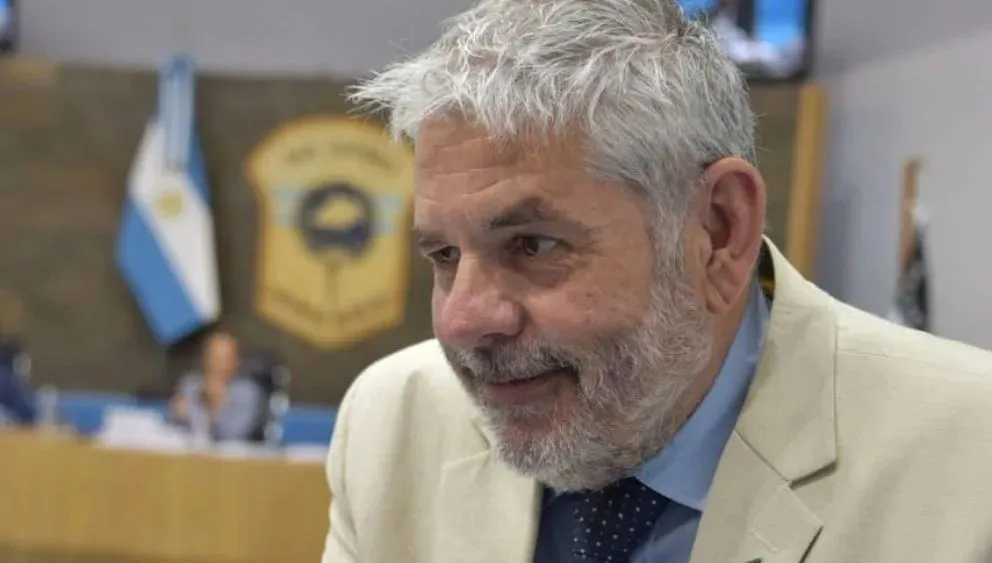 Le formularon cargos al hombre que agredió y amenazó al intendente de Villa Regina