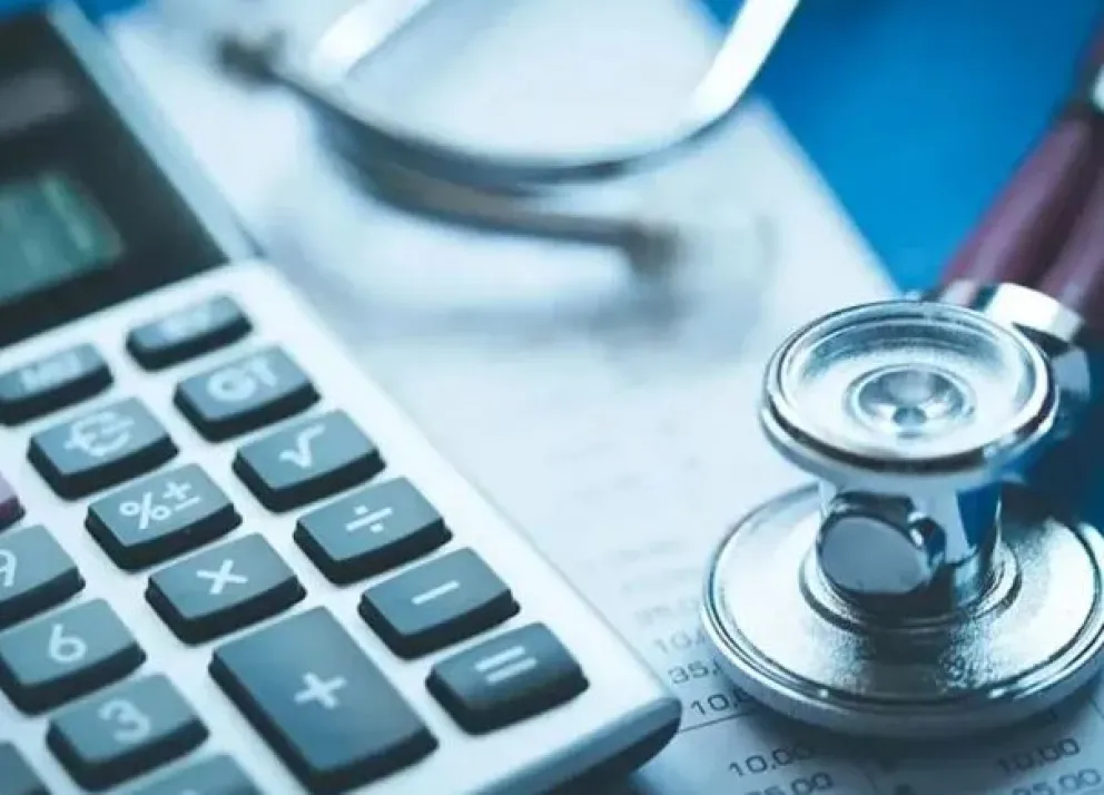 Amplían lista de prepagas obligadas a devolver aumentos indebidos