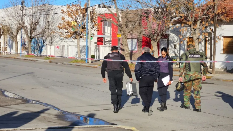 Evacuaron y cortaron la transmisión de Canal 10 tras una amenaza de bomba