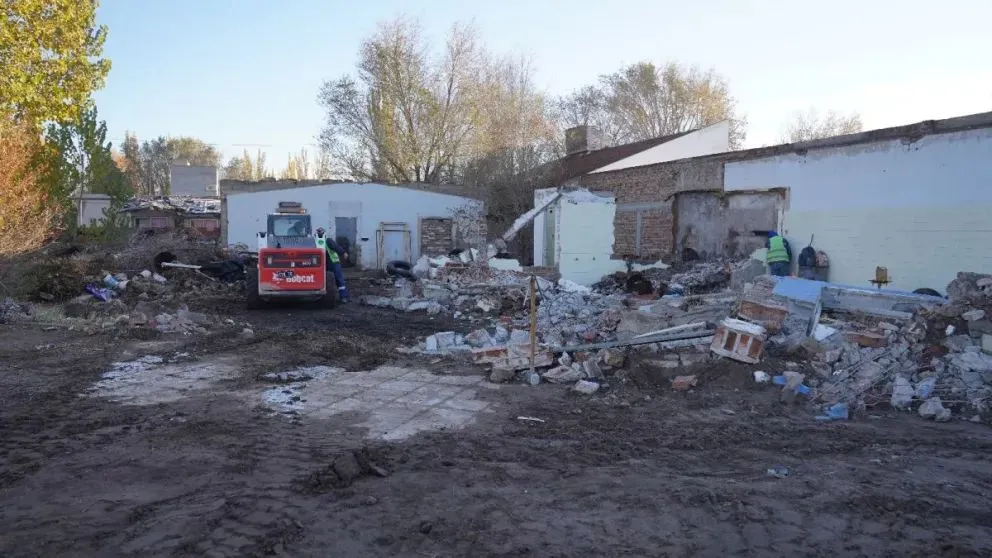 Demolieron un “aguantadero” en ubicado sobre Ruta 22