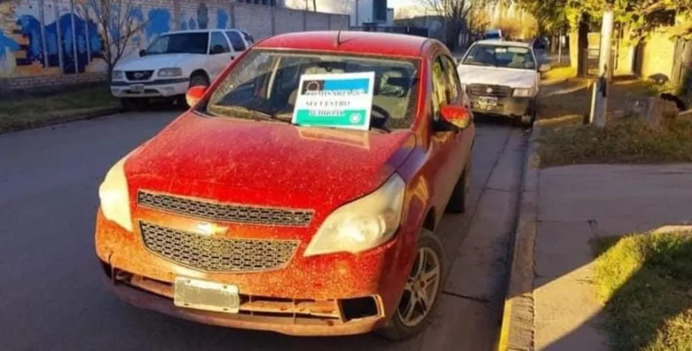Atraparon al hombre que robó un auto estacionado en una estación de servicio en el Alto Valle