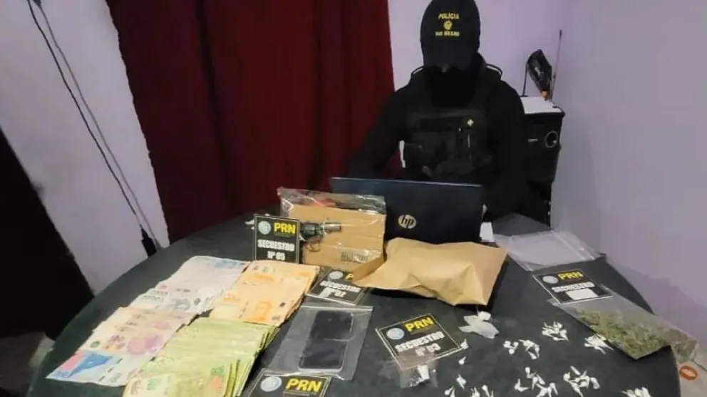 Dos hermanos detenidos tras un allanamiento por venta de drogas en el Alto Valle