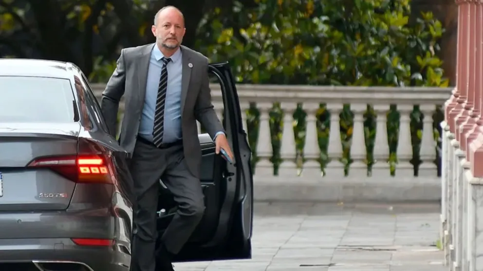 Investigan si Martín Insaurralde recibió una mansión como coima de una constructora