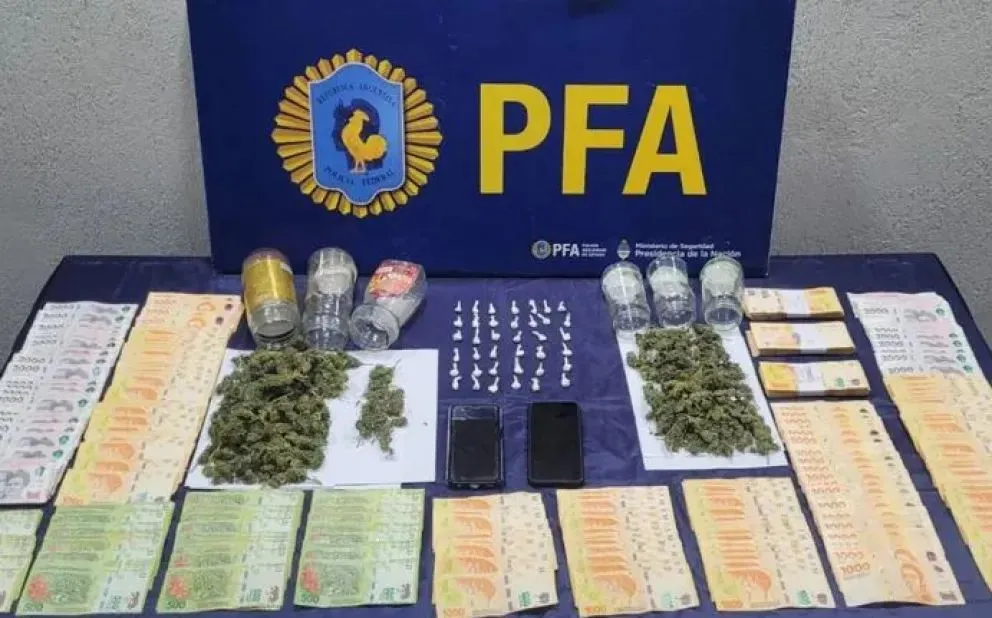 Vendían drogas acompañadas de un menor de edad y quedaron detenidas en el Alto Valle