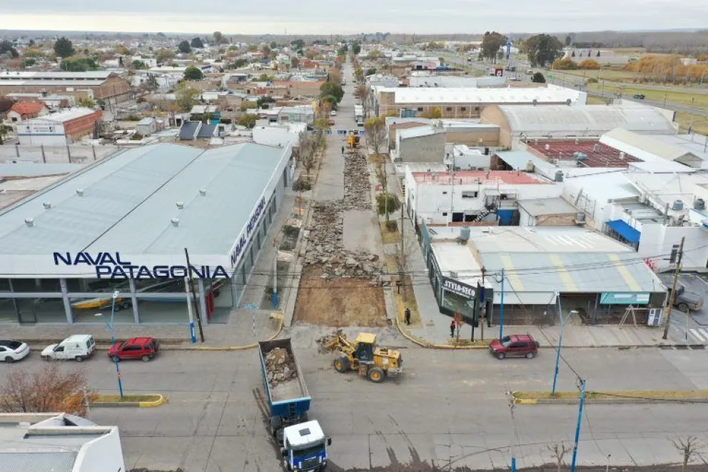 Por trabajos de repavimentación se encuentra interrumpido el tránsito en un sector de Roca