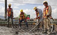 Aumento del 40% en salarios de la construcción supera a la inflación