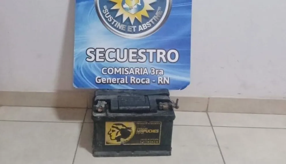 Roca: con ayuda de las cámaras de seguridad lo atraparon robando la batería de un auto 