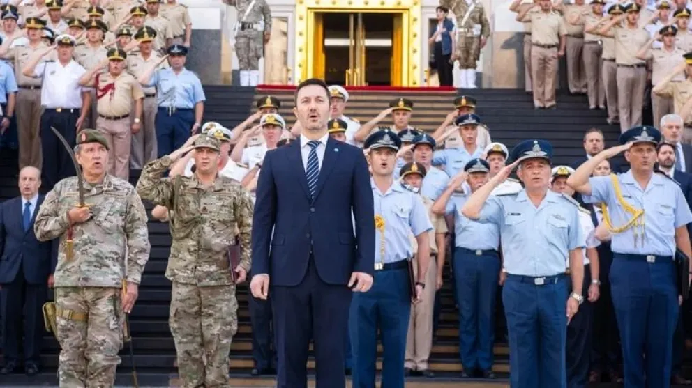 Aumento salarial para las Fuerzas Armadas y la Policía Naval