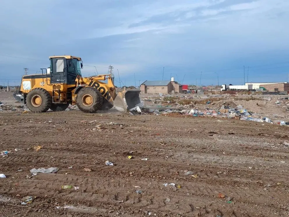 Buscan erradicar los basurales clandestinos en Roca