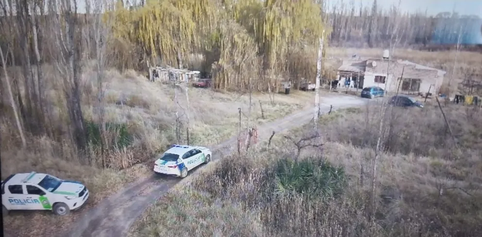 Operativo interfuerzas para desmantelar un punto de acopio de vehículos robados