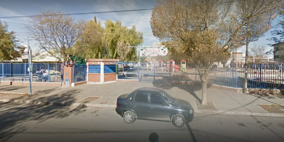 Dos jóvenes alcoholizados se escondieron en “Plaza La Familia” para evitar ser detenidos