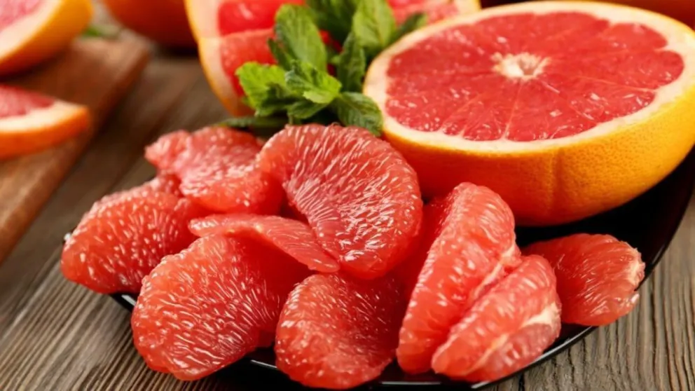 Descubre los múltiples beneficios para tu salud si comés pomelo