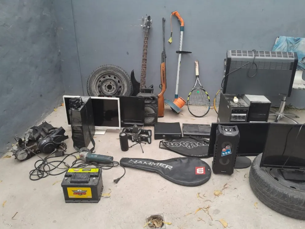 Allanaron un domicilio repleto de objetos robados en Roca 