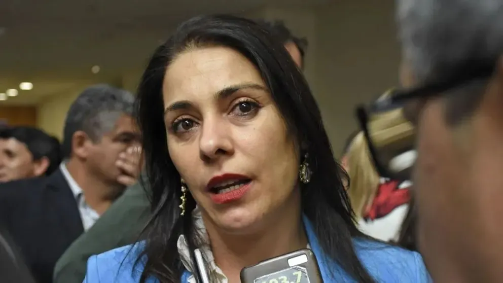 A horas de la votación de la Ley Bases, Milei elige a la senadora neuquina Lucila Crexell como embajadora de la UNESCO