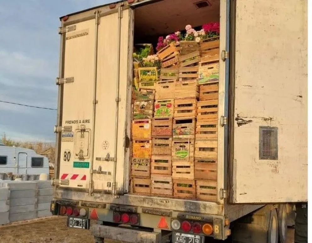 Donaron cerca de 2000 kilos de fruta decomisada en la entrada a la Patagonia
