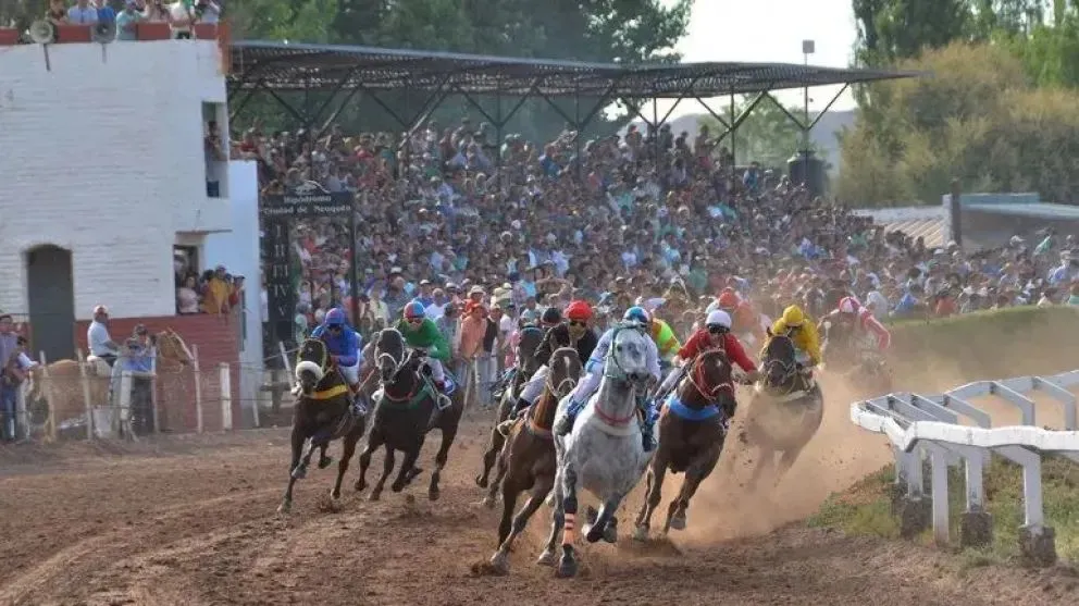 Le prohibieron ir a las carreras de caballos hasta que pague las cuotas alimentarias que adeuda