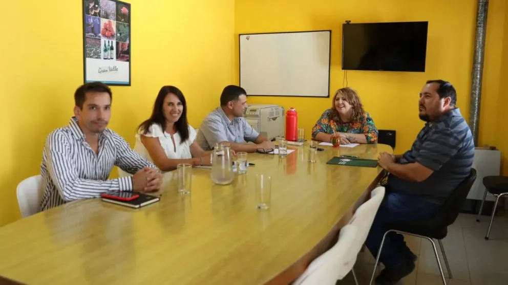 Salarios: el Gobierno provincial convocó a los gremios estatales