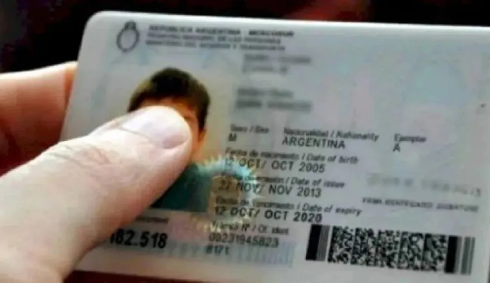 Le robaron la identidad a un menor en el Alto Valle y figura como si hubiese salido del país