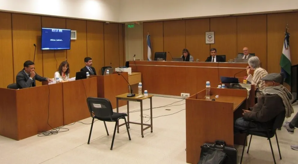 Estafadores del IPROSS: La Justicia ordenó que sólo sigan con tobilleras electrónicas