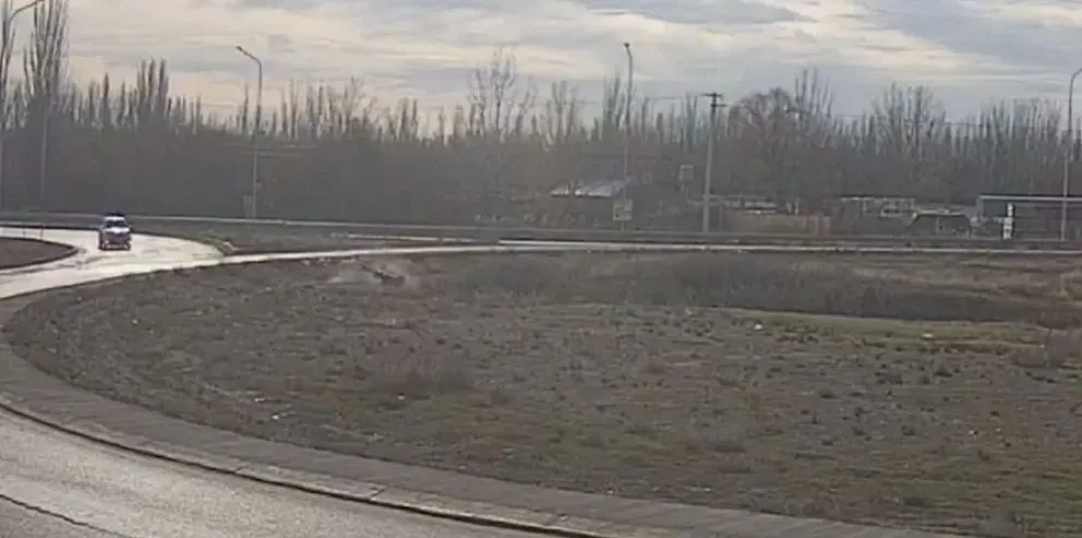 Cayó en la rotonda del Tercer Puente, no lo encontraban y apareció muerto