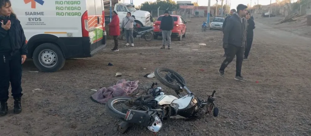 Una motociclista resultó con lesiones tras un choque con otro vehículo