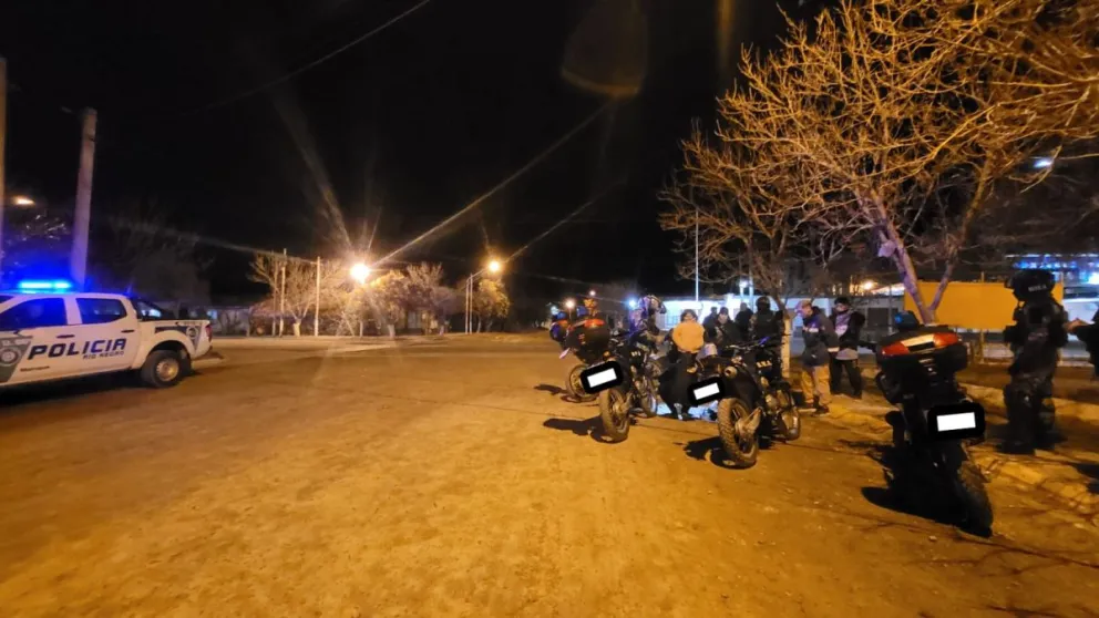 Cuatro motos sustraídas y dos detenidos por tenencia de drogas, todo en una noche