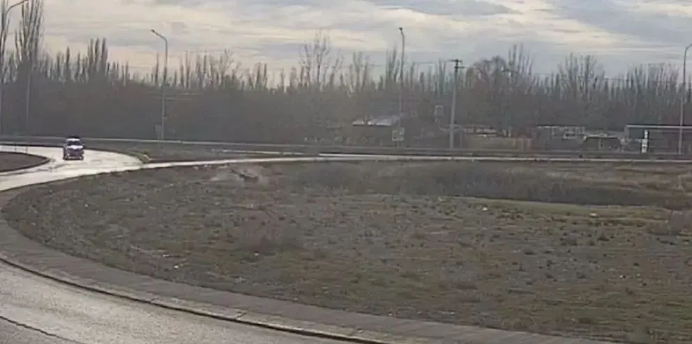 Limpiaron la rotonda del Tercer Puente donde murió el motociclista “olvidado”
