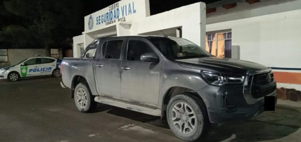 Manejaba una camioneta con patente de otro vehículo y se la secuestraron