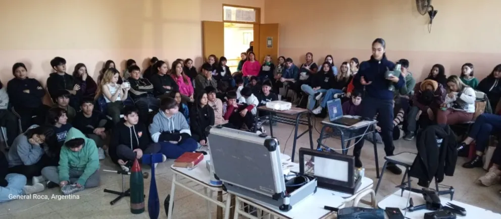 La policía trabaja en charlas de concientización contra falsas amenazas de bomba en los colegios