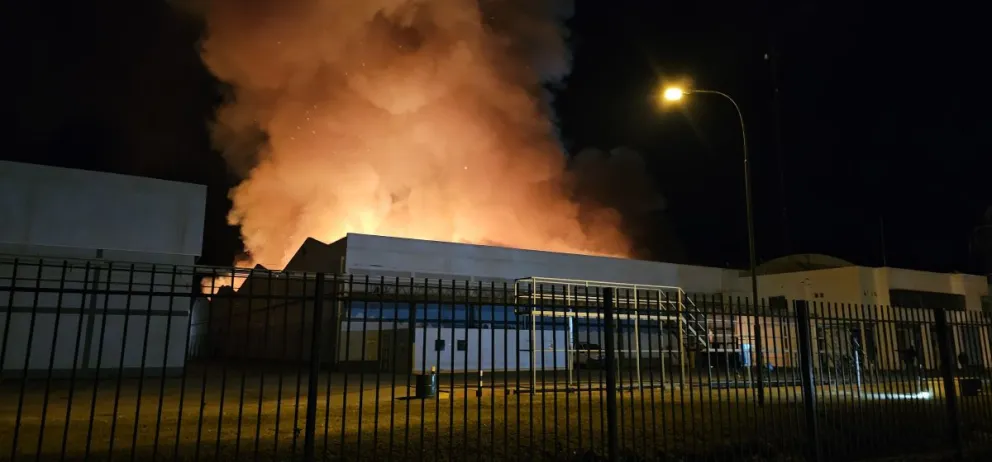 Se prendió fuego la planta de empaque de la empresa Zetone