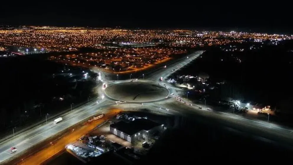 El acceso noroeste de la ciudad de Cipolletti tiene nuevo alumbrado