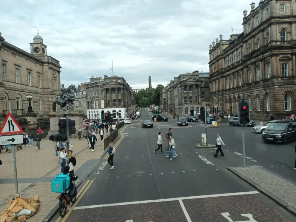 Son de Río Negro y Neuquén, y  los estafaron con el viaje de sus sueños: ahora están varados en Escocia