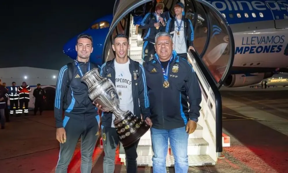 Los jugadores de la Selección Argentina regresaron al país con la Copa América