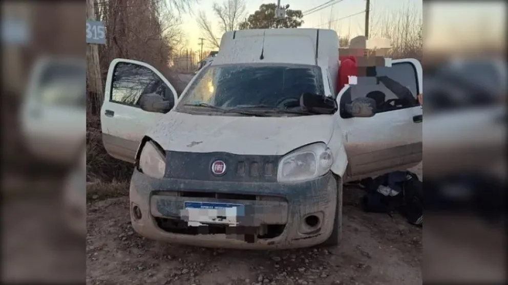 Atraparon a dos menores que circulaban en una camioneta que encima era robada