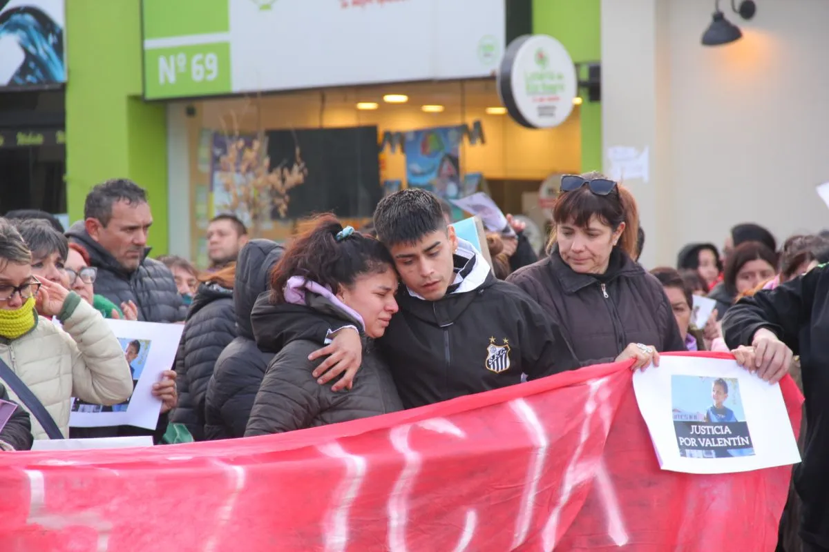 Familiares de Valent&iacute;n durante la marcha