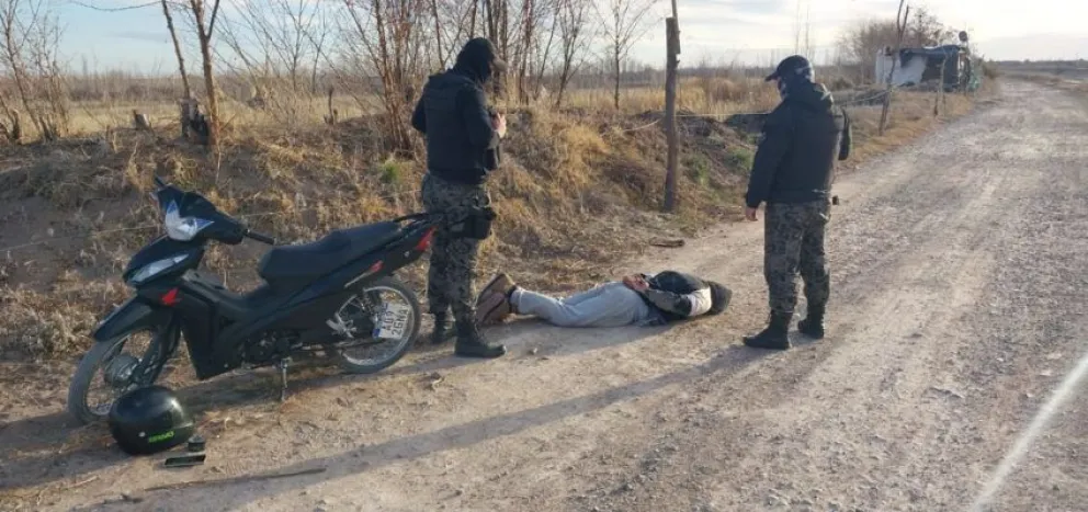 Lo detuvieron con marihuana y una moto robada en el Alto Valle