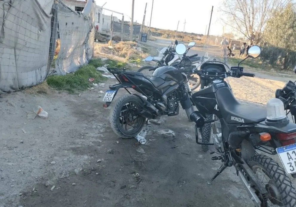 De no creer: vecinos defendieron a dos delincuentes para que la policía no se los lleve