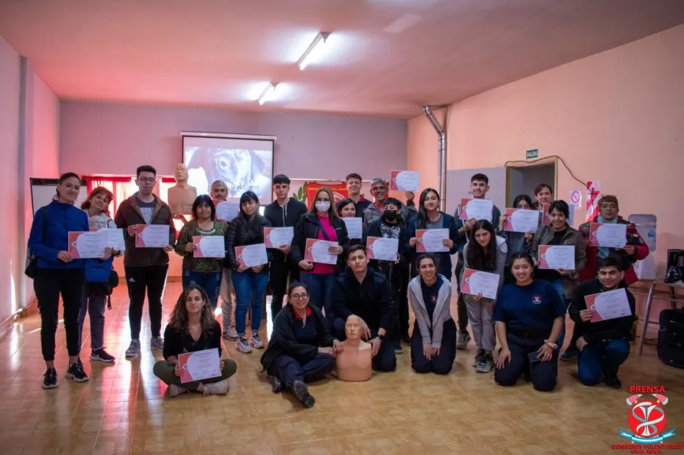 ¡Capacitate con Bomberos!: un nuevo curso en RCP, OVA y el uso del DEA se dictará en Roca