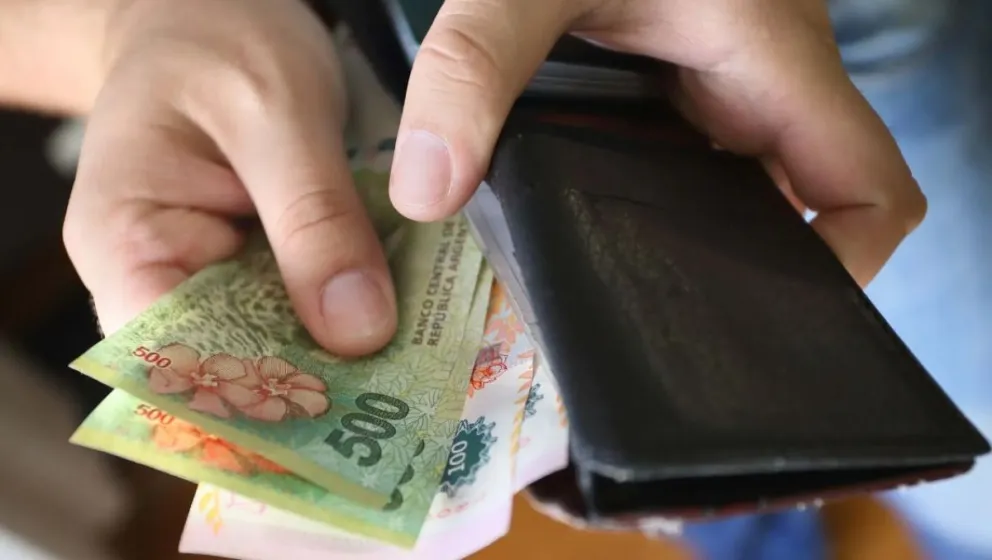 Con importantes aumentos, Weretilneck anunció el cronograma de sueldos 