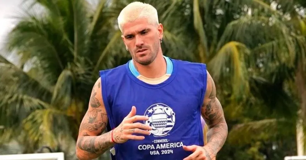Rodrigo de Paul fue a jugar al fútbol con amigos y sorprendió con su look