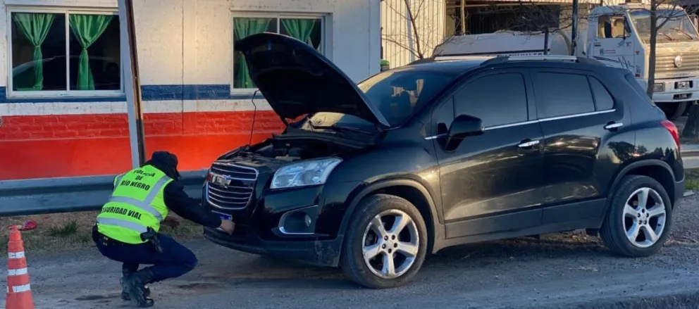 No pasó el control de transito por tener falsificada la documentación del auto