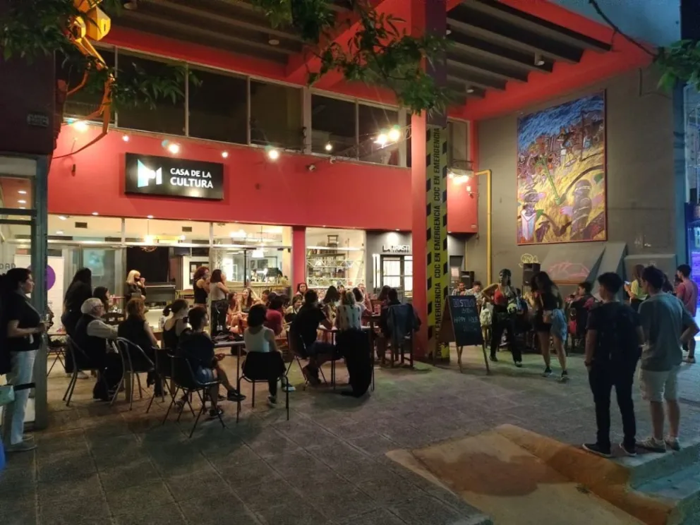 Invitan a la comunidad a sumarse a pintar la Casa De la Cultura