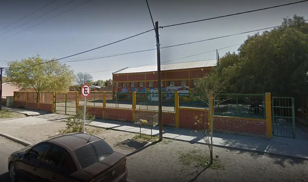 Evacuaron a alumnos de la escuela 323 por una fuga de gas