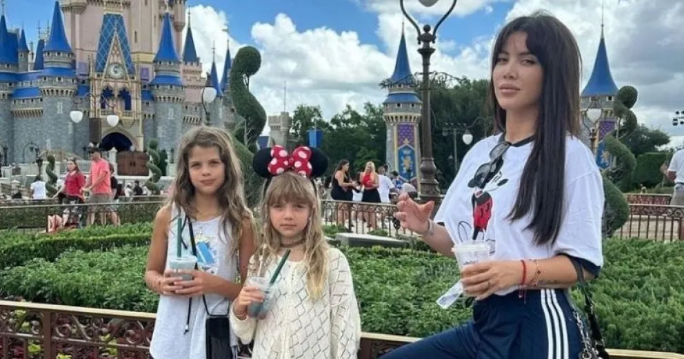 Las hijas de Wanda Nara se vistieron de princesas en Disney y deslumbraron a todos