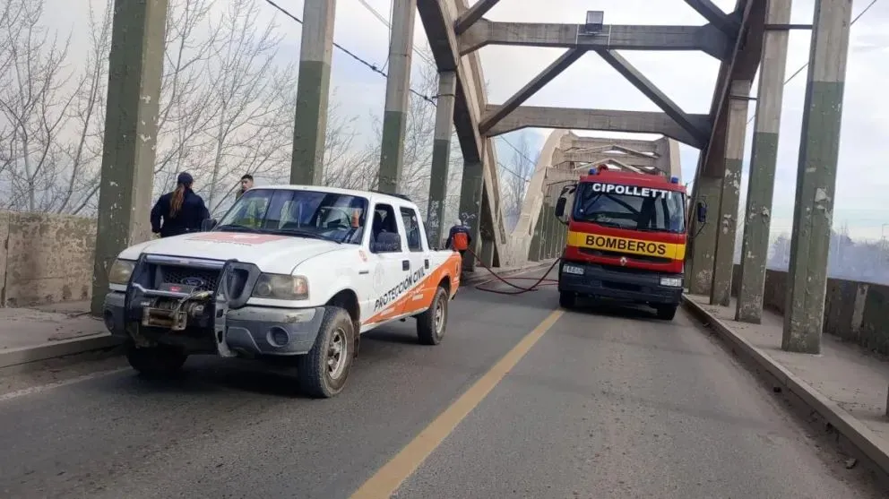 Video: Tránsito interrumpido en la zona de los puentes entre Cipolletti y Neuquén