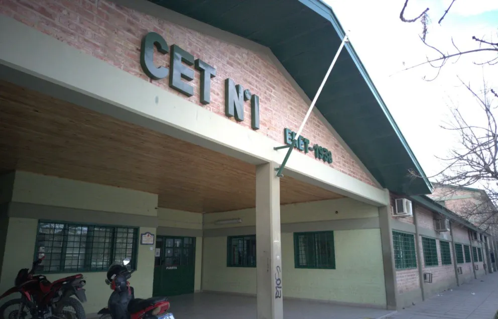 La  mujer pretendía un banco en una escuela técnica y por eso presentó un amparo. Foto (Archivo).