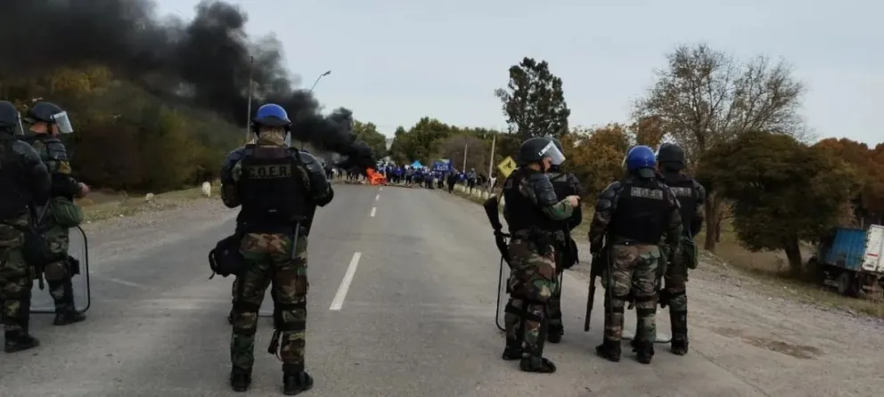 Corte en ruta 6: Siete personas quedaron imputadas por obstruir el tránsito sobre el puente de Paso Córdoba