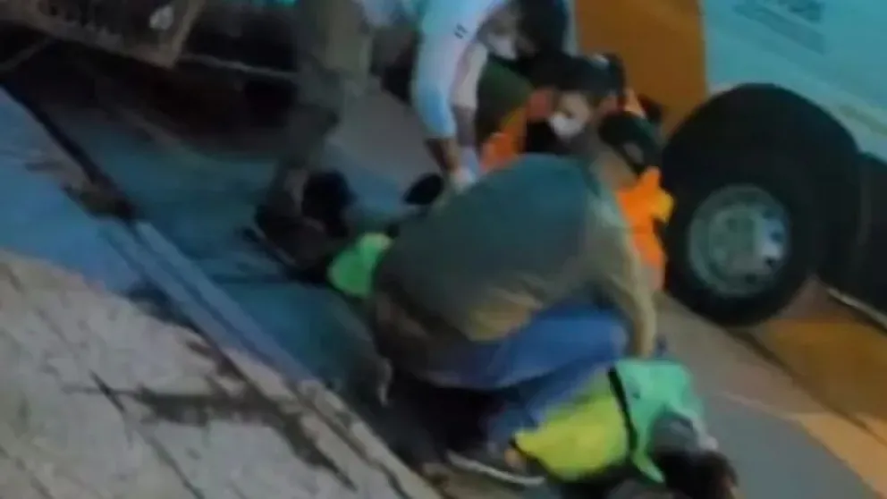 Atropellaron a una inspectora de tránsito y debió ser hospitalizada