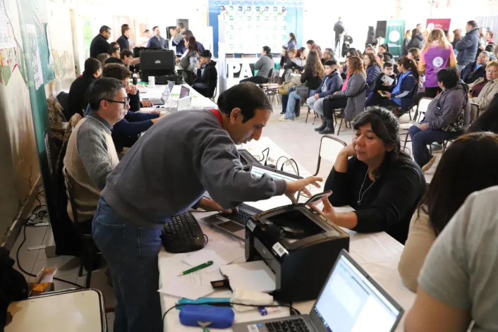 Más de 1.300 personas se acercaron a la Escuela 357 a realizar trámites y un alto porcentaje se capacitó en RCP